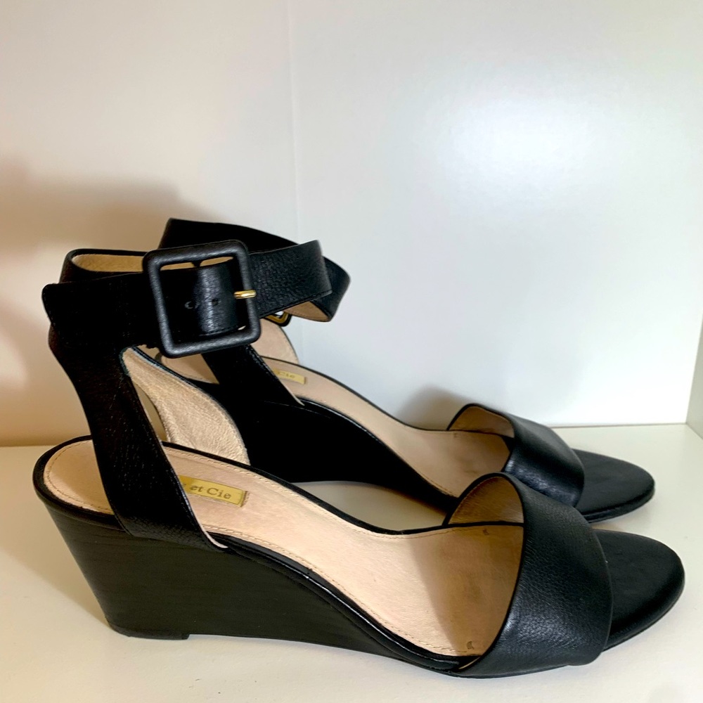 Black leather wedge sandals 🖤